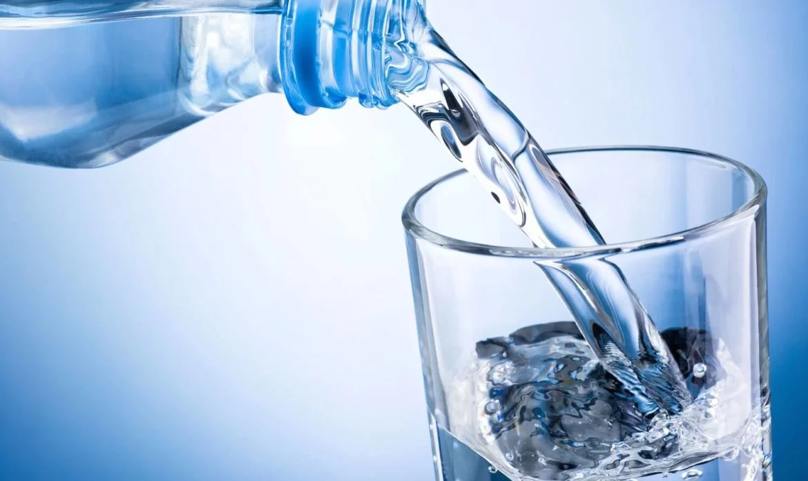 Água destilada: O que é e seus benefícios