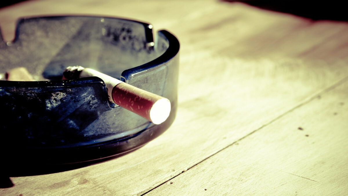 Inflamação pulmonar Fumar Cannabis vs. Cocaína vs. Tabaco