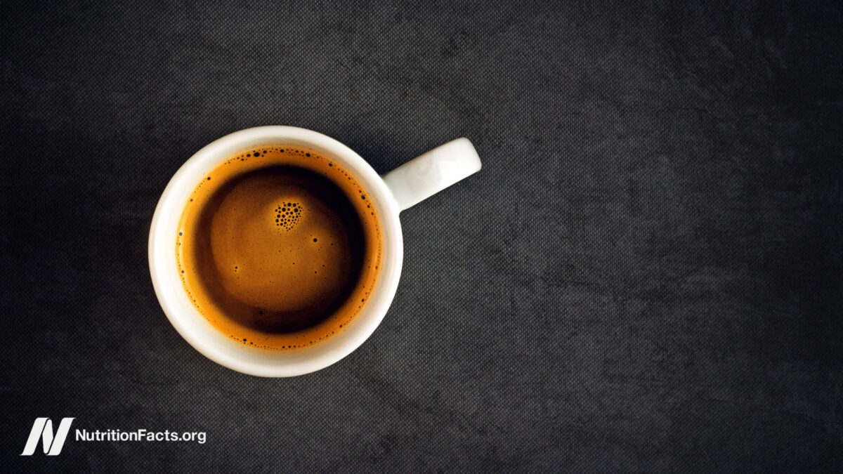 Menos refluxo ácido do café com baixo teor de ácido?